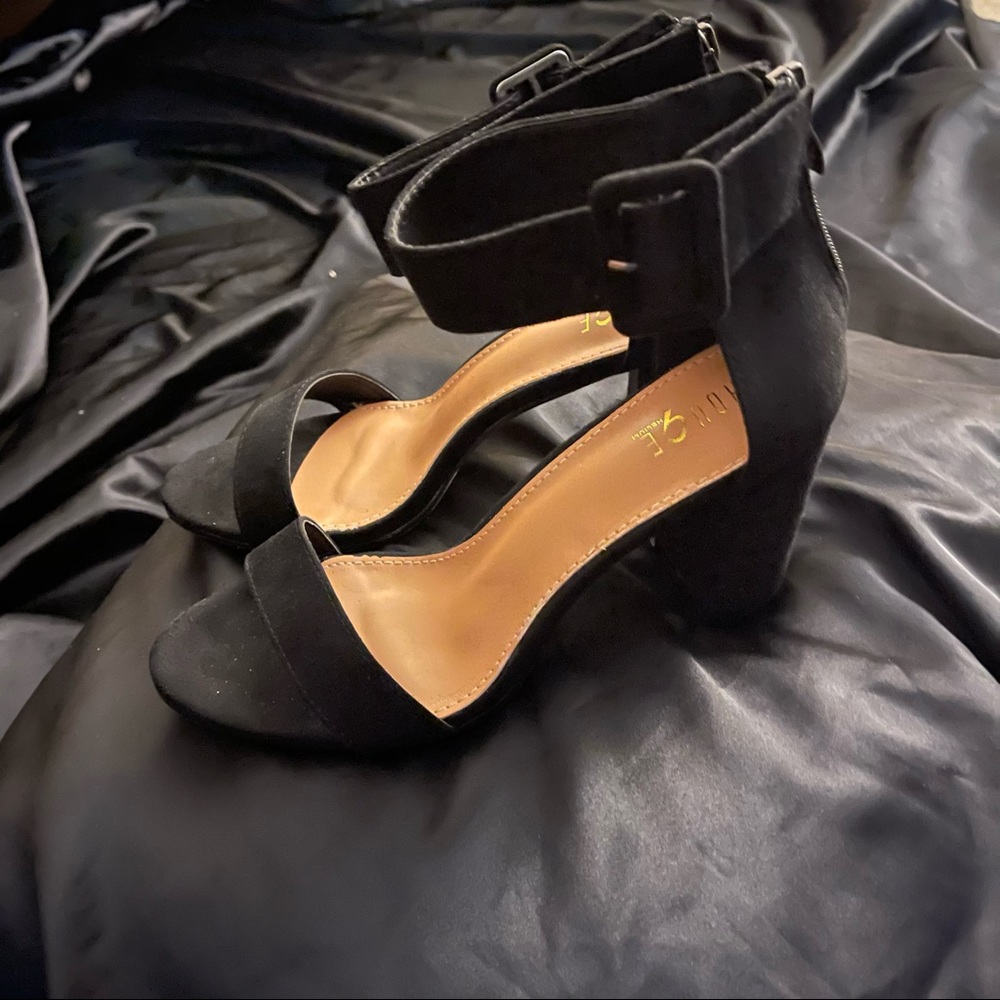 ROUGE! Black Block Heel Size 9
